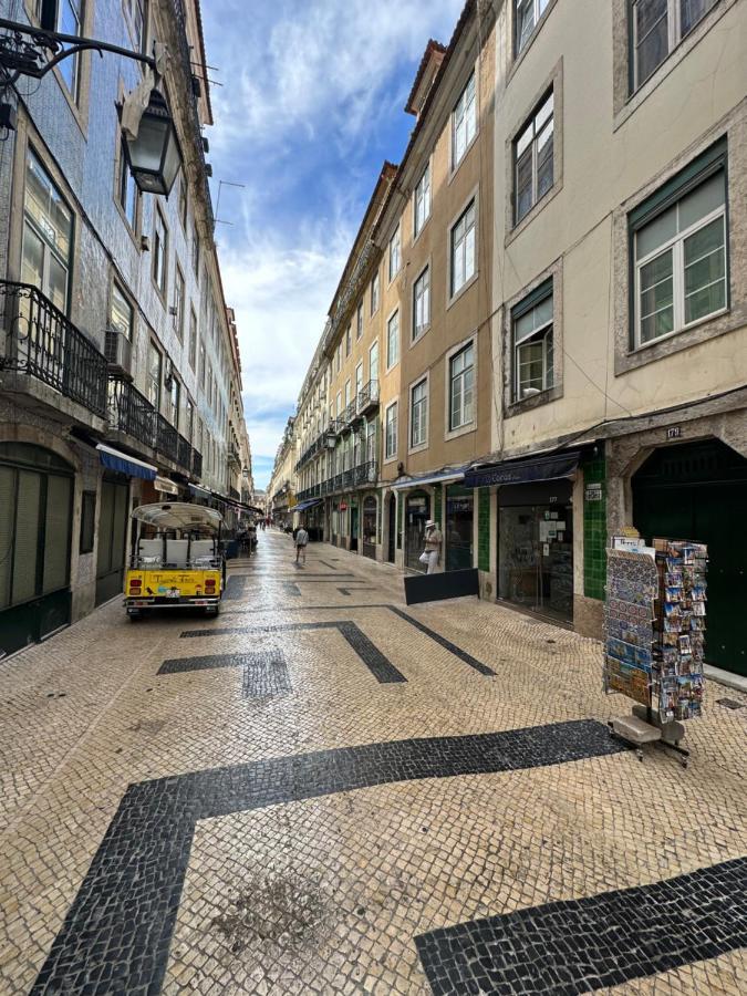 Downtown Flat With Design And Comfort At Downtown, 3rd-floor No Lift Apartment Lisbon